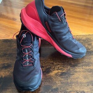 Salomon Women's Black with Pink-Red Trail Running Shoes